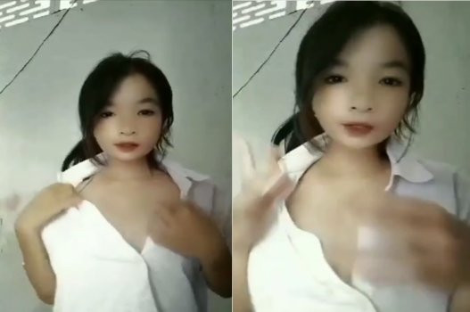 Poster of Sex nữ sinh mới lớn đã thích khoe vú