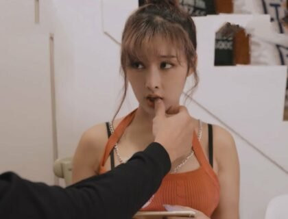 Poster of Sung sướng với em gái xinh dâm mới quen trên mạng